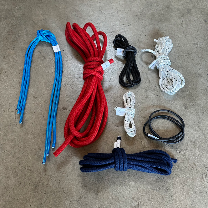 US Sabot Line Package SBSS
Murrays Part# 001-39US
Includes the following lines:
Painter
Mainsheet
Outhaul
Traveler
Cunningham
3 vang lines
Dagger hold down