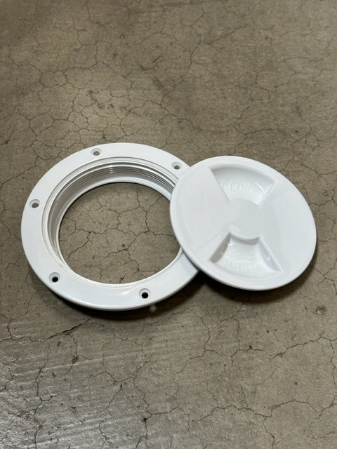 4" PORT FLAT SCREW WITH LIP-WHITE