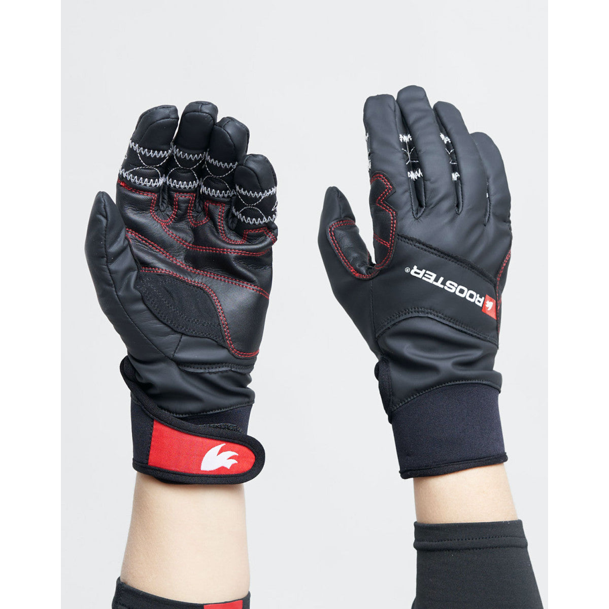 Developed using the same principles as the Aquafleece® tops, these gloves combine the wind protection of a Polyurethane outer layer with the insulation of a fleece inner layer
This full fingered Aquafleece® glove with super grip (Amara) palm protection, gives maximum wind resistance at the back side of the hand whilst still maintaining grip for performance at the underside. Due to the nature of the Aquafleece® fabric, this glove has good maneuverability as it is not as bulky as traditional winter gloves