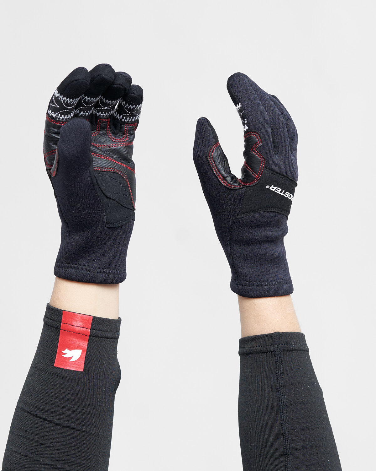 These All Weather (A/W) Neo Pro 2.5mm thick Gloves are the result of recent breakthroughs in the development of our Pro Race Glove Range. Thoroughly tested through the harsh winter of 2012/2013 these gloves prevented pain & discomfort during the coldest of training days.
