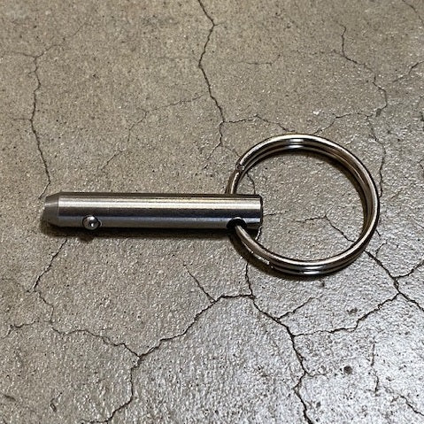 Quick Release Pin Detent 1/4 X 1"
Murrays Part# 18-4D100
This quick pin has a spring-loaded ball that exerts sufficient pressure to help avoid accidental release. Measures 1/4" diameter x 1" long.
Can be used to replace 1/4" clevis pins up to 1" long.  Not recommended for use in shroud adjusters or chain plates.