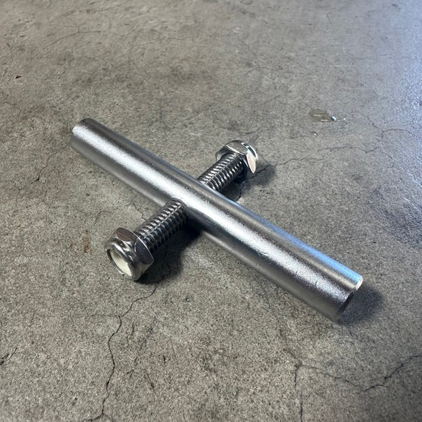 WING MOUNT KIT (1 EACH)
Murrays PN 50-65071001
Hardware mounting kit for Hobie 18 Magnum and SX wings. 
Includes:
2 x Wing Slug - Threaded post
2 x 5/16 -18 threaded nylock nuts
2 x 5/16 -18 Socket Screw