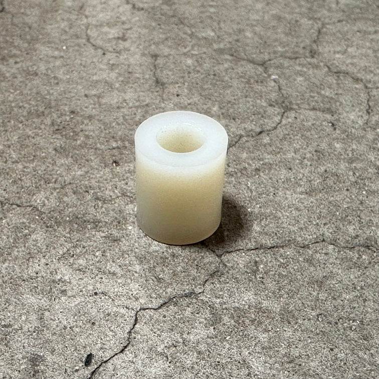 Prindle Rudder Lower Plastic Spacer
Murrays Part# 56-4014
Prindle Rudder Lower Plastic Spacer is used on the rudder systems of all Prindle models. Performance Sports factory item #4014. 9/16″ wide x 1/2″ diameter, 1/4″ hole.