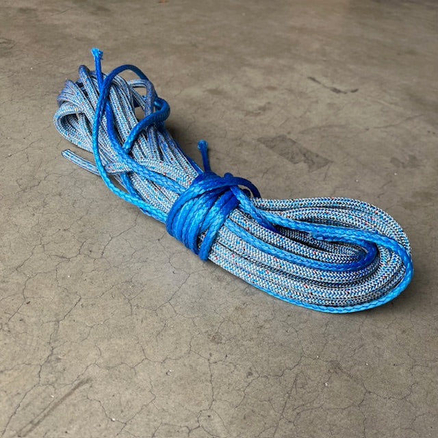Nacra Tapered 1:10 Mainsheet
Murrays Part# 56-50022
This mainsheet 1:10 F20 (blue) has a Dcup kmix basics, made by Alpha Ropes. The construction of the line is double braid, 12 strand coated, Dyneema® Sk78 core, 24 plait mix with a HT Polyester / Cordura cover. This all round line, is ready to splice of taper and excellent for sheets, halyards and control lines.