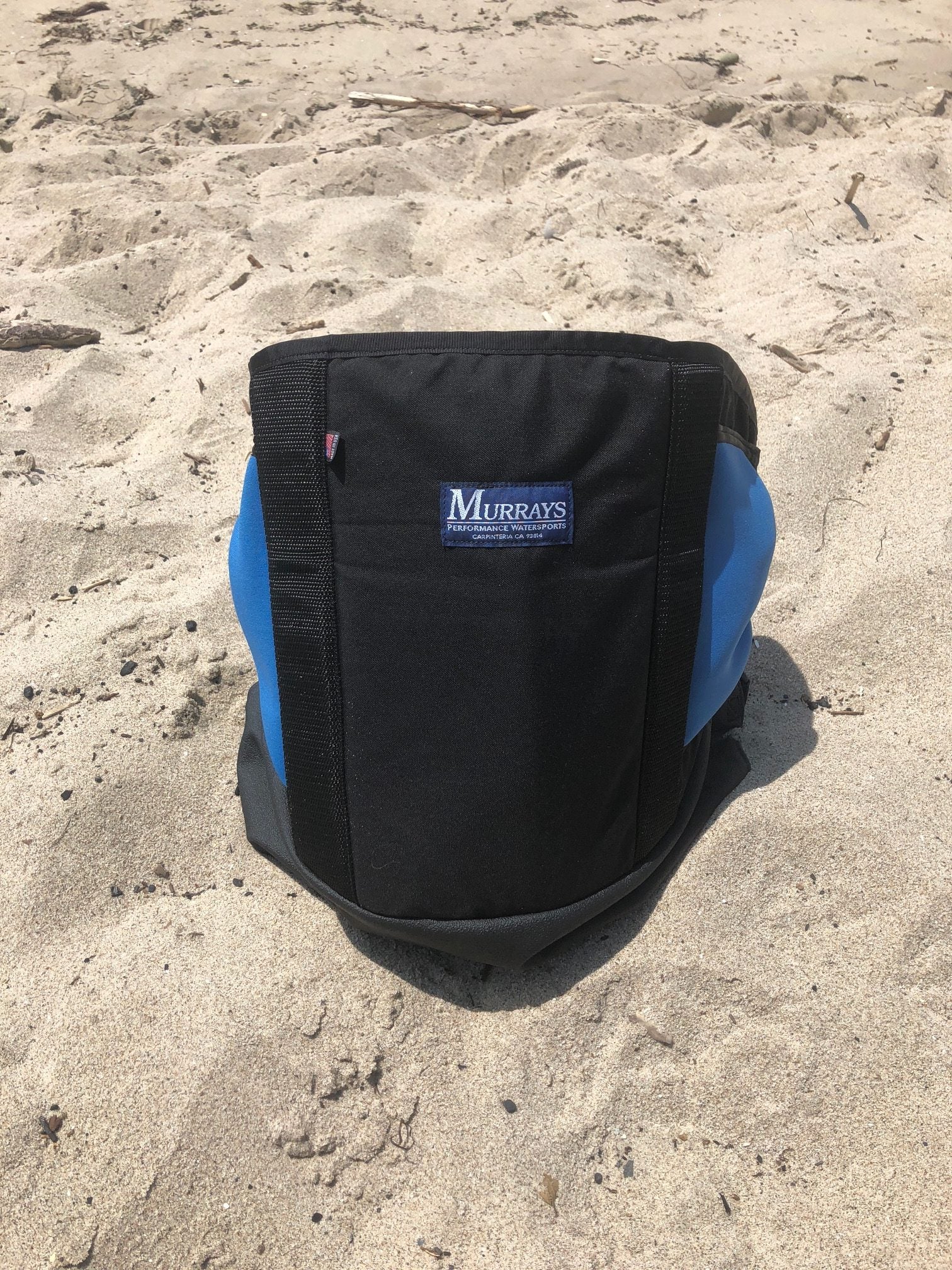 Back by popular demand the Murrays Race Half Harness is perfect for recreational sailors and racers alike looking for a light weight, comfortable half harness. The Murrays Half Harness is a seat harness designed specifically with the Catamaran sailor in mind. The Murrays Half harness features internal battens to provide an amazing amount of back support with a low profile harness. This Butt Bucket style harness is compatible with the Magic Marine quick release hook system or the Murrays Ball Lock trapeze