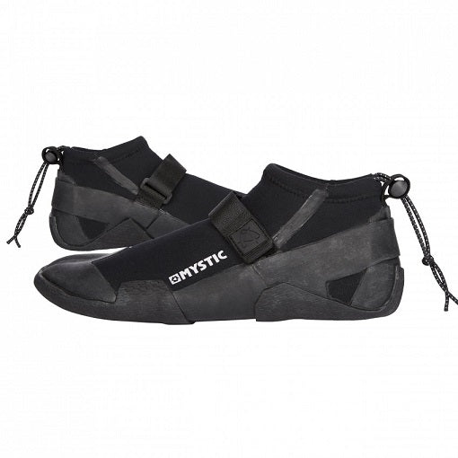 We've got you(r feet) covered with the Mystic Marshall Split-toe 3mm shoe. It offers you the same features as the Marshall boot, but with extra flexibility around the ankle. Change the tightness to your liking with the heel loop integrated ankle adjuster for optimal fit. The Marshall Split Toe Shoe offers a thin grippy soul that provides protection from rocks and blocks while still allowing you to feel what is underneath your feet.