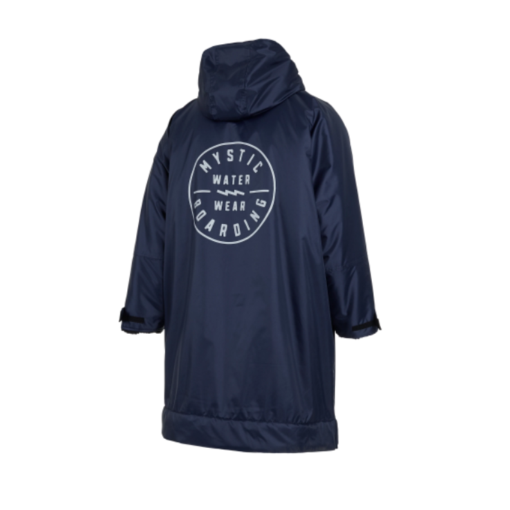 The Hot Box! The Mystic Explore 2.0 Poncho is a necessity if you’re feeling those the post-sesh chills. There’s nothing we like more than getting bundled up in the Poncho Explore 2.0, lined from hood to hem with teddy fleece. Hell, we like it so much we wear it as a regular jacket, just as much as changing out of our wetsuits. Crafted with careful attention to detail, this next-level poncho is stacked with features like the boarding print on the back, the 2-way zipper, and fleece lining the hand pockets.