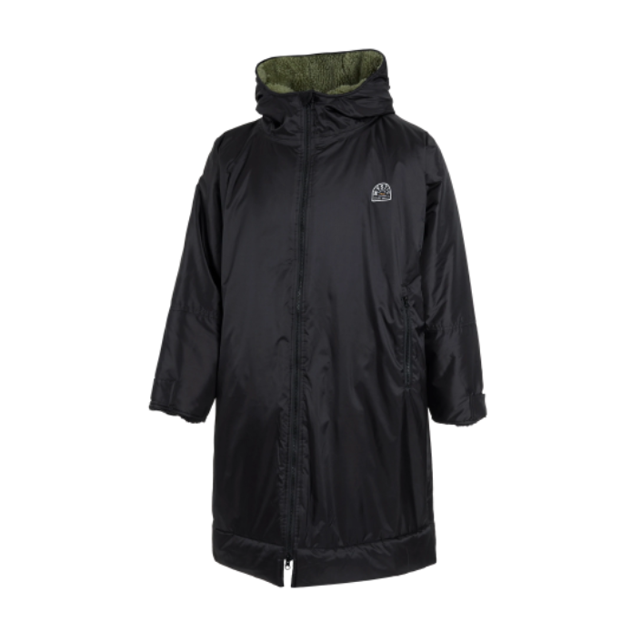 The Hot Box! The Mystic Explore 2.0 Poncho is a necessity if you’re feeling those the post-sesh chills. There’s nothing we like more than getting bundled up in the Poncho Explore 2.0, lined from hood to hem with teddy fleece. Hell, we like it so much we wear it as a regular jacket, just as much as changing out of our wetsuits. Crafted with careful attention to detail, this next-level poncho is stacked with features like the boarding print on the back, the 2-way zipper, and fleece lining the hand pockets.