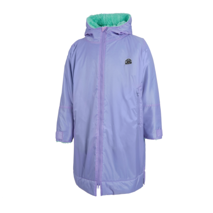 The Hot Box! The Mystic Explore 2.0 Poncho is a necessity if you’re feeling those the post-sesh chills. There’s nothing we like more than getting bundled up in the Poncho Explore 2.0, lined from hood to hem with teddy fleece. Hell, we like it so much we wear it as a regular jacket, just as much as changing out of our wetsuits. Crafted with careful attention to detail, this next-level poncho is stacked with features like the boarding print on the back, the 2-way zipper, and fleece lining the hand pockets.