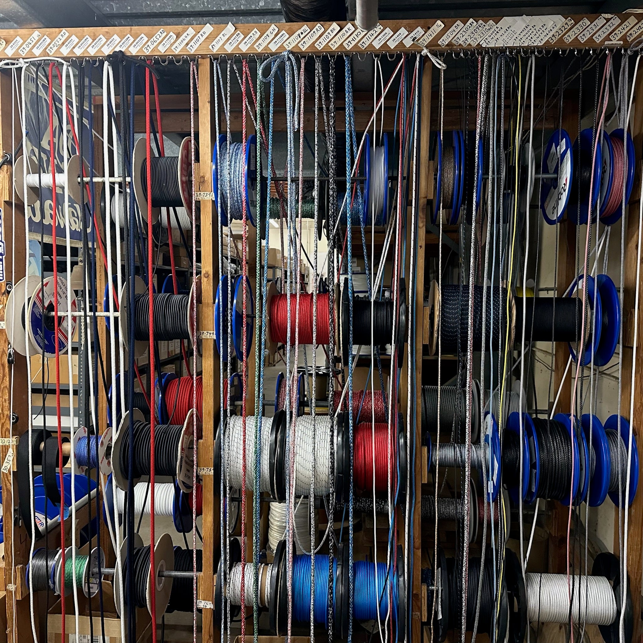 H14 Line Package Non-Comptip
Murrays Part# 001-3914
Replacement Line package for your classic all aluminum mast Hobie 16. 
Line Package Includes:
Main Halyard 3/16" 22'
Mainsheet 3/8" 42'
Downhaul 3/16" VLS 5'
Outhaul 3/16" VLS 7.5'
Tramp Center Lacing 1/4" 19'
Tramp Rear Lacing 1/4" 15'
Righting Line 1/2" 16'