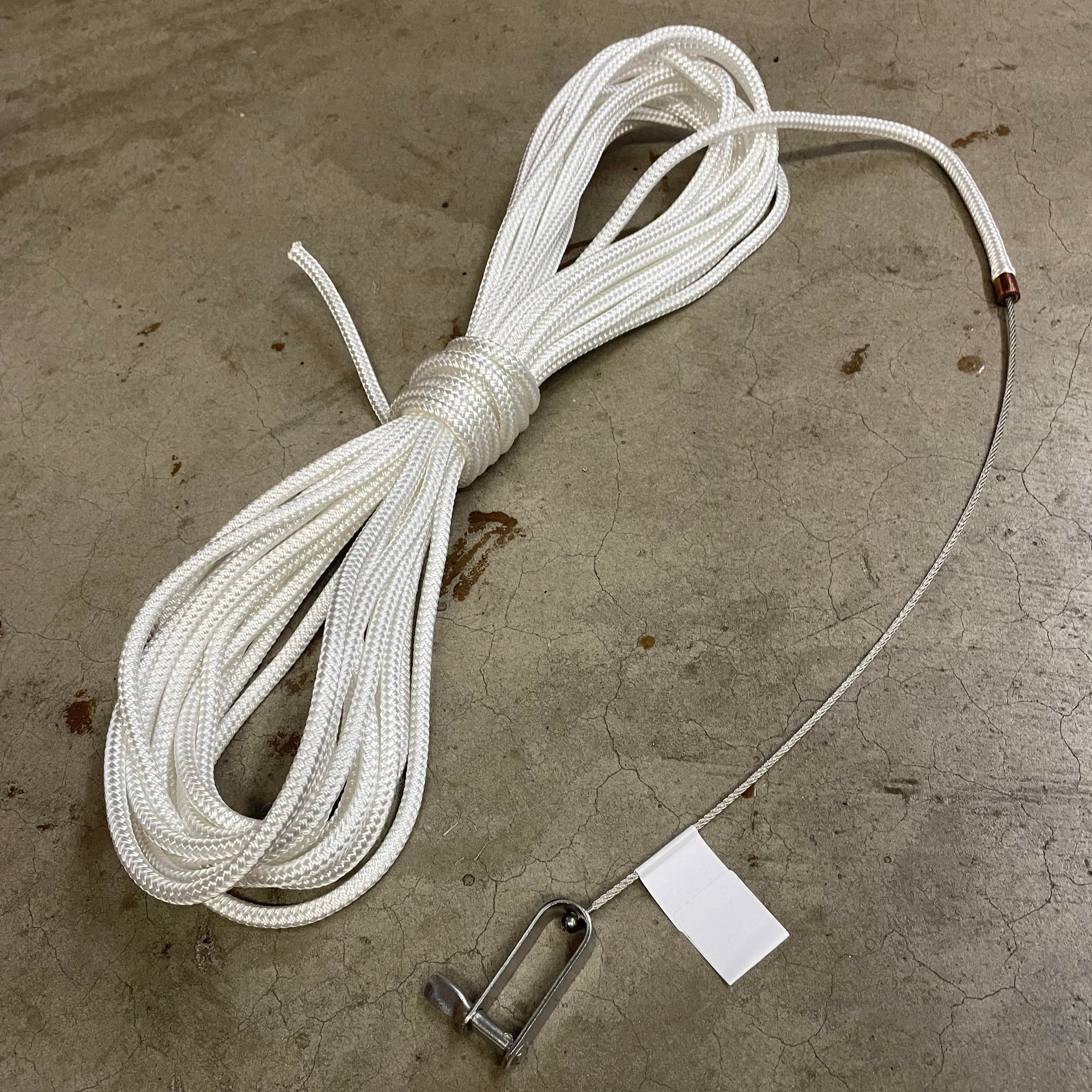 The Murrays main halyard for Hobie Wave is constructed with 1/4" polyester yacht braid line and 316 stainless wire finished with a halyard shackle with a captured pin, Built to factory specifications. A main halyard is used to raise the main sail.
Compare to Hobie part number 38651001. 