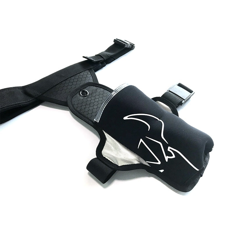 Forward Winch Belt Holster

Murrays Part# 47-0051

Adjustable waist belt from 75 to 120cm – for all sizes
Compatible with all winch handle 204 to 253mm – universal
cover with articulation
Allows to follow the movement of the hip. Excellent freedom of movement
elastic strap with magnetic buckle to attach around the leg
adapts to the movement of the thigh. Good support. Quick and easy attachments/release