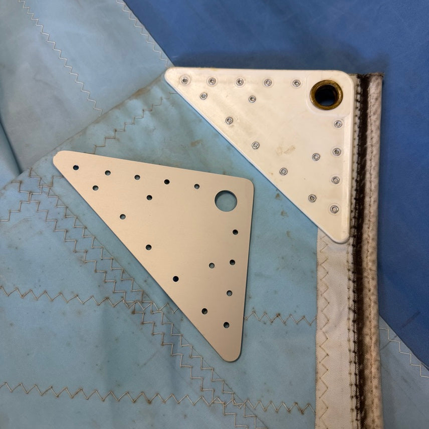Hobie mainsail head plate 68330011