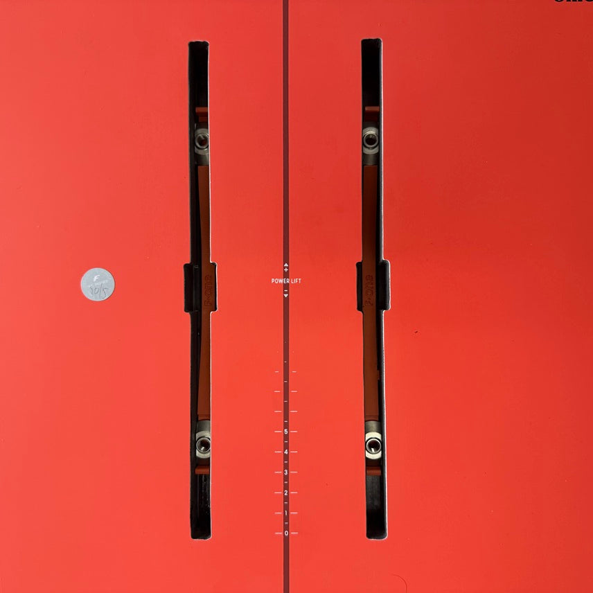 The t-nut sync bracket keeps your t-nuts in place when you are setting up so it is faster and easier to align your insets and attach your foil.

The spacing of the t-nuts is 160mm, making it compatible with all generations of F-One foils and most foils out there.