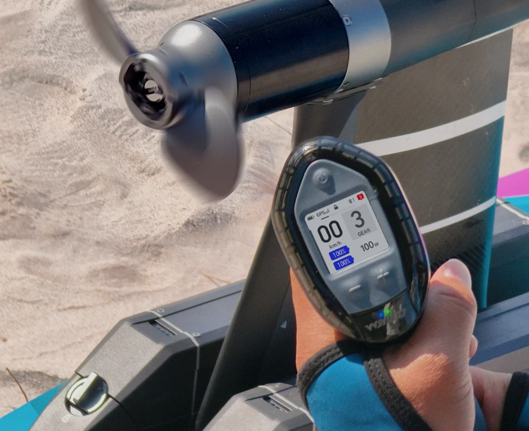 Waydoo Foilboost assist remote control - speed- battery charge - gear - bluetooth connection - trigger - wrist leash